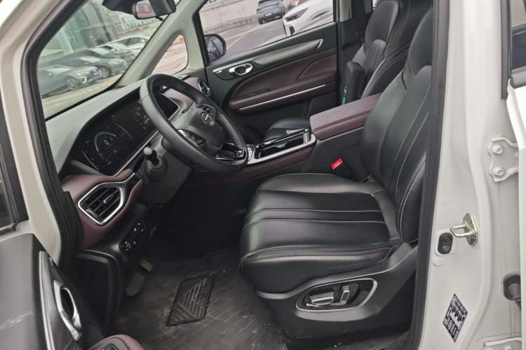 Used GAC Trumpchi M6 2023 PRO 270T DCT Luxury Edition Left Front Seat