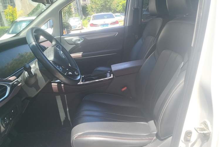 Used GAC Trumpchi M6 2023 PRO 270T DCT Luxury Edition Left Front Seat