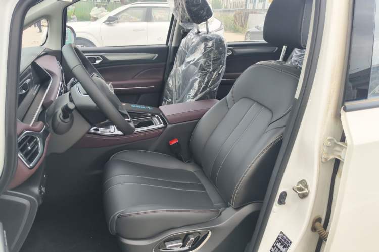 Used GAC Trumpchi M6 2023 PRO 270T DCT Luxury Edition Left Front Seat