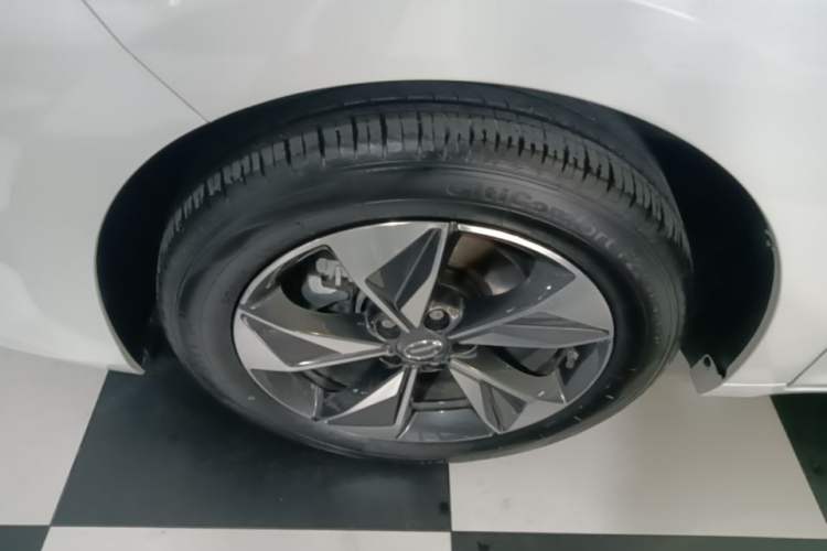 Used GAC Trumpchi M6 2023 PRO 270T DCT Luxury Edition Left Front Wheel Hub