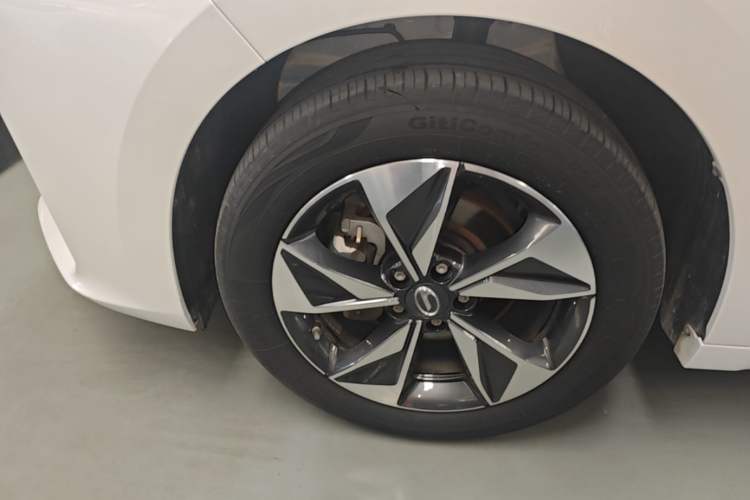 Used GAC Trumpchi M6 2023 PRO 270T DCT Luxury Edition Left Front Wheel Hub