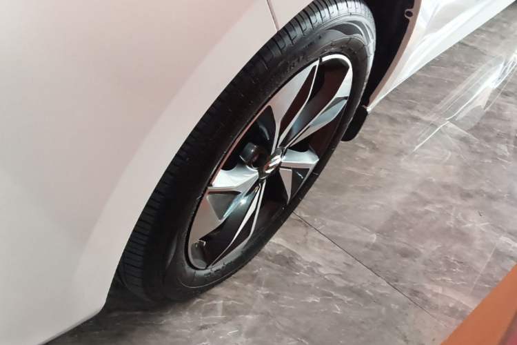 Used GAC Trumpchi M6 2023 PRO 270T DCT Luxury Edition Left Front Wheel Hub