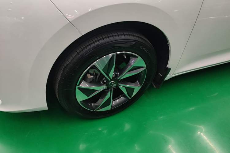 Used GAC Trumpchi M6 2023 PRO 270T DCT Luxury Edition Left Front Wheel Hub