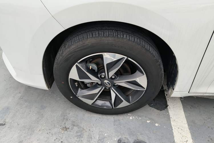 Used GAC Trumpchi M6 2023 PRO 270T DCT Luxury Edition Left Front Wheel Hub