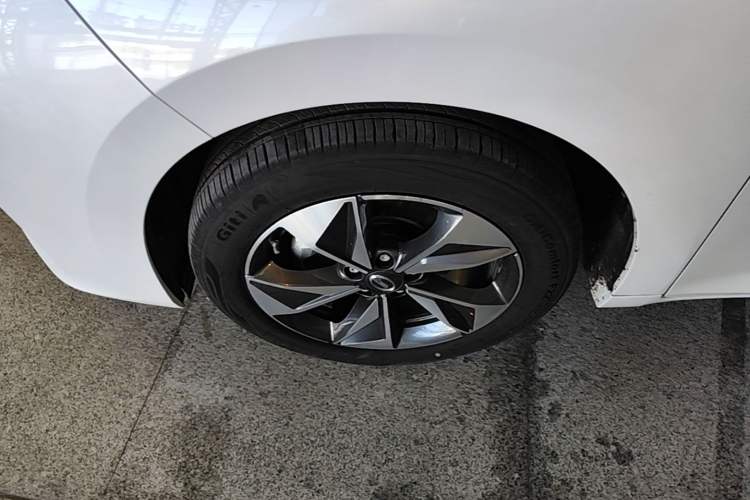 Used GAC Trumpchi M6 2023 PRO 270T DCT Luxury Edition Left Front Wheel Hub