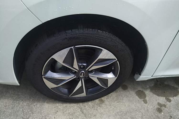 Used GAC Trumpchi M6 2023 PRO 270T DCT Luxury Edition Left Front Wheel Hub