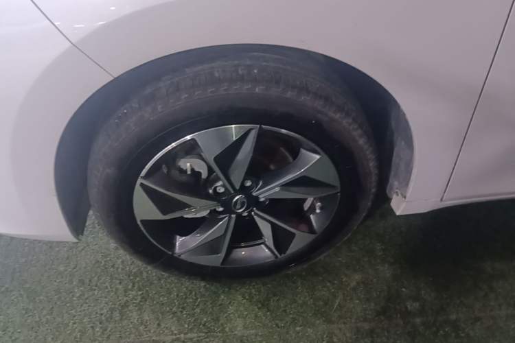 Used GAC Trumpchi M6 2023 PRO 270T DCT Luxury Edition Left Front Wheel Hub