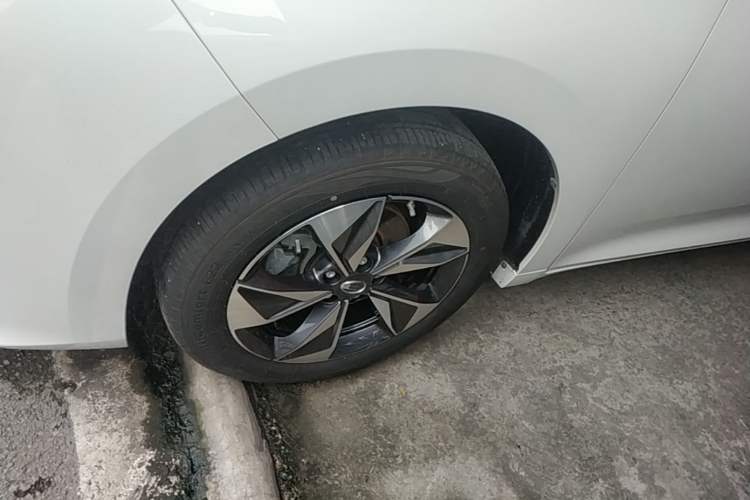 Used GAC Trumpchi M6 2023 PRO 270T DCT Luxury Edition Left Front Wheel Hub