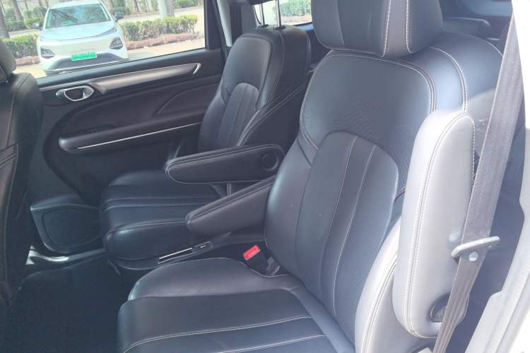 Used GAC Trumpchi M6 2023 PRO 270T DCT Luxury Edition Left Rear Seat