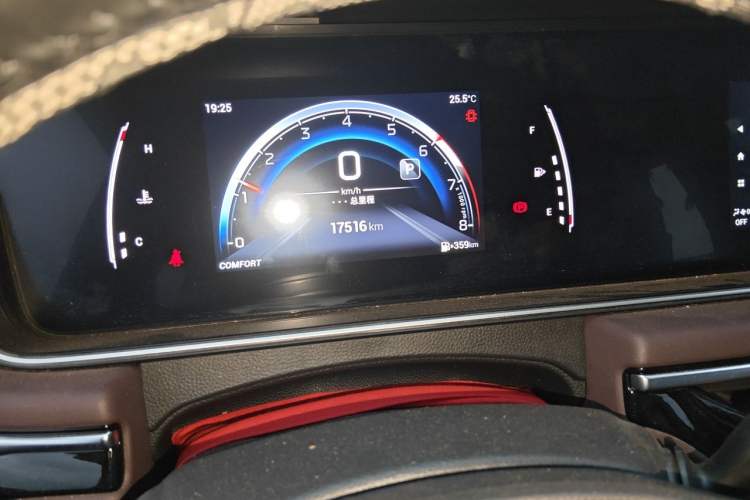 Used GAC Trumpchi M6 2023 PRO 270T DCT Luxury Edition Odometer Close Up