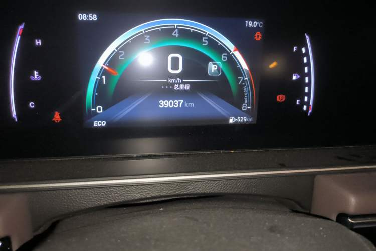 Used GAC Trumpchi M6 2023 PRO 270T DCT Luxury Edition Odometer Close Up