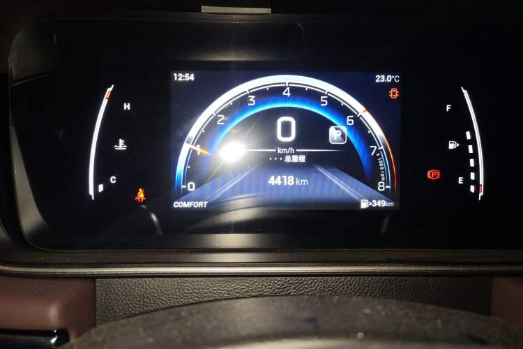 Used GAC Trumpchi M6 2023 PRO 270T DCT Luxury Edition Odometer Close Up