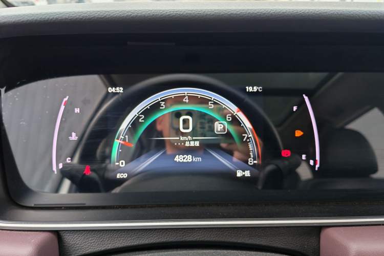Used GAC Trumpchi M6 2023 PRO 270T DCT Luxury Edition Odometer Close Up