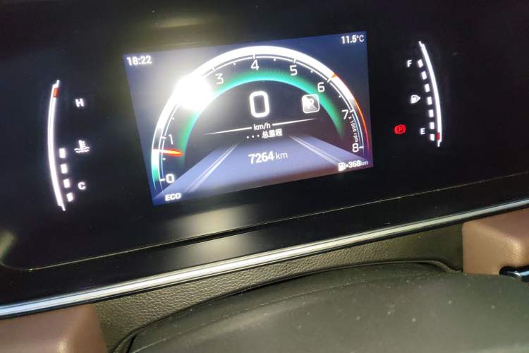 Used GAC Trumpchi M6 2023 PRO 270T DCT Luxury Edition Odometer Close Up