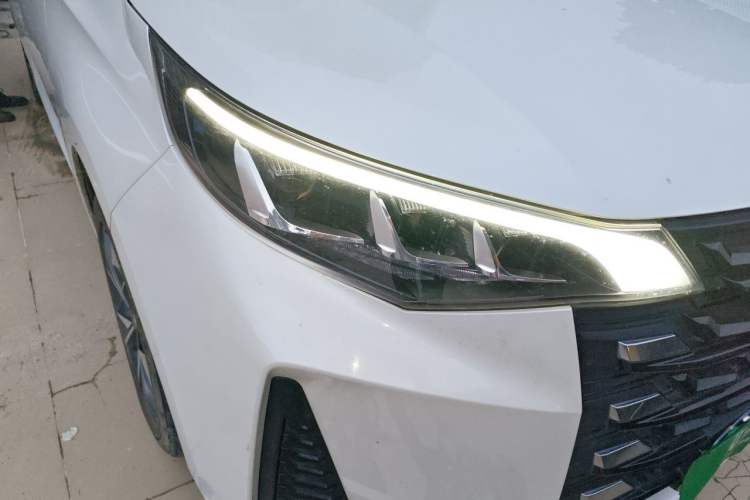 Used GAC Trumpchi M6 2023 PRO 270T DCT Luxury Edition Right Front Headlight