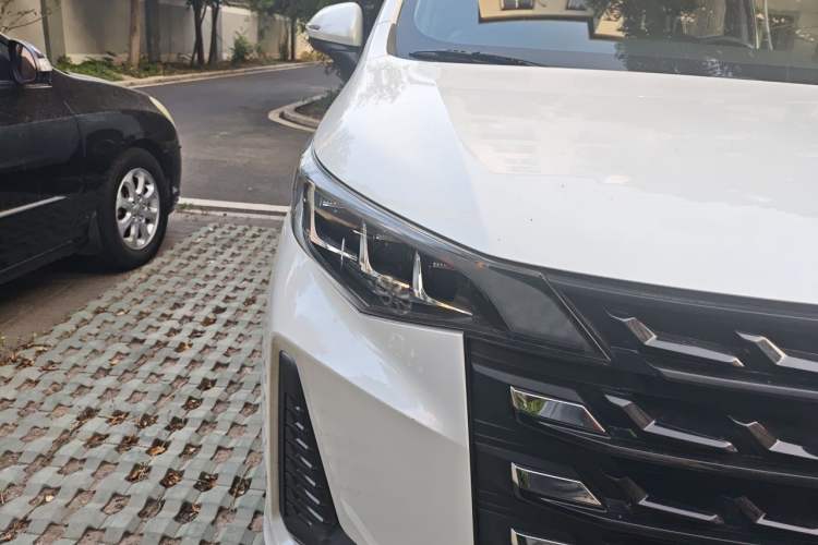 Used GAC Trumpchi M6 2023 PRO 270T DCT Elite Edition Right Front Headlight