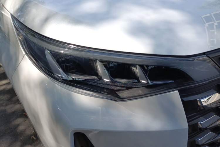 Used GAC Trumpchi M6 2023 PRO 270T DCT Luxury Edition Right Front Headlight