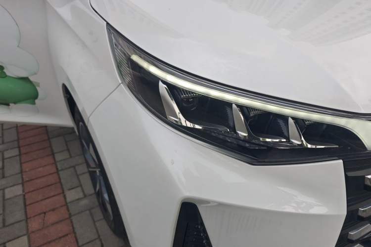 Used GAC Trumpchi M6 2023 PRO 270T DCT Luxury Edition Right Front Headlight