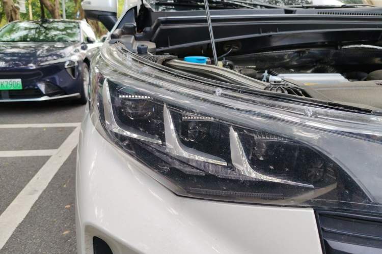 Used GAC Trumpchi M6 2023 PRO 270T DCT Luxury Edition Right Front Headlight