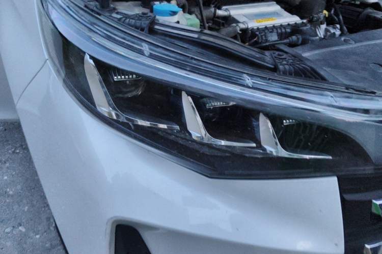 Used GAC Trumpchi M6 2023 PRO 270T DCT Luxury Edition Right Front Headlight