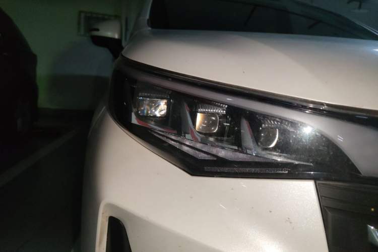 Used GAC Trumpchi M6 2023 PRO 270T DCT Luxury Edition Right Front Headlight