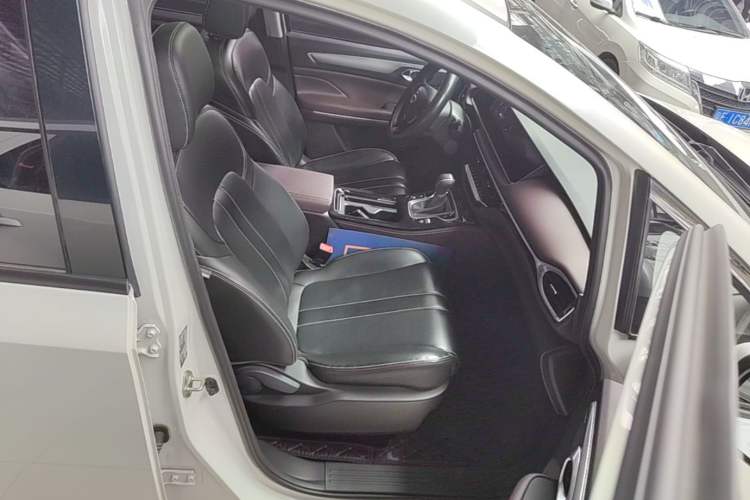 Used GAC Trumpchi M6 2023 PRO 270T DCT Luxury Edition Right Front Seat