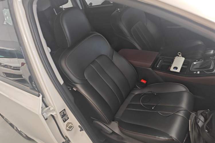Used GAC Trumpchi M6 2023 PRO 270T DCT Luxury Edition Right Front Seat