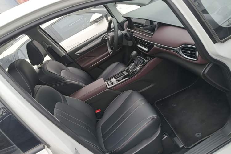 Used GAC Trumpchi M6 2023 PRO 270T DCT Luxury Edition Right Front Seat