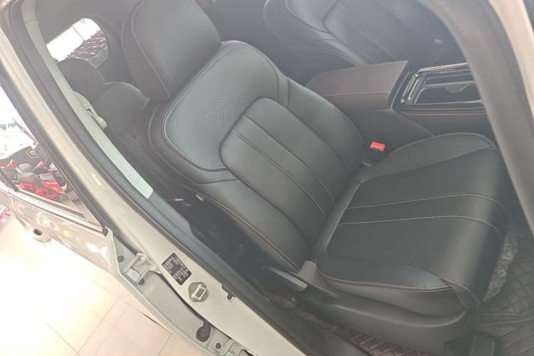 Used GAC Trumpchi M6 2023 PRO 270T DCT Luxury Edition Right Front Seat