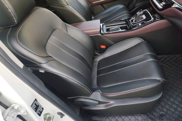 Used GAC Trumpchi M6 2023 PRO 270T DCT Prestige Edition Right Front Seat
