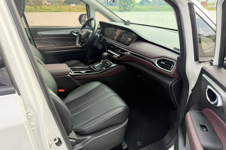 Used GAC Trumpchi M6 2023 PRO 270T DCT Luxury Edition Right Front Seat