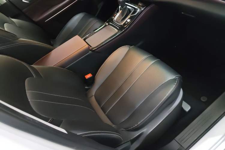 Used GAC Trumpchi M6 2023 PRO 270T DCT Luxury Edition Right Front Seat