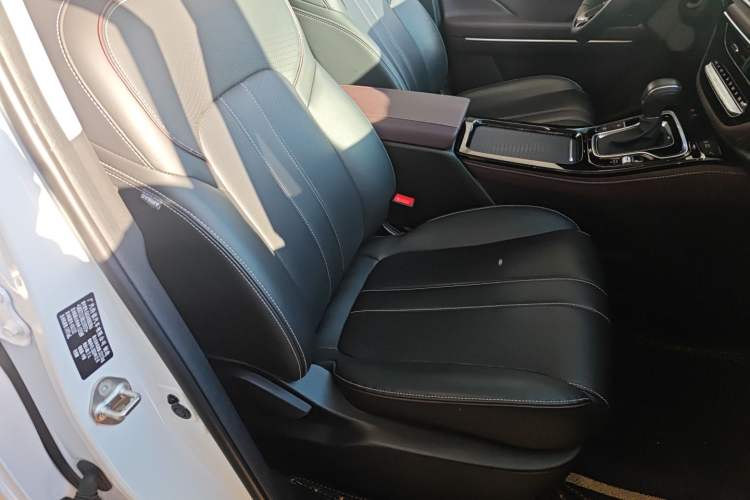 Used GAC Trumpchi M6 2023 PRO 270T DCT Luxury Edition Right Front Seat
