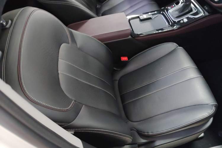 Used GAC Trumpchi M6 2023 PRO 270T DCT Luxury Edition Right Front Seat