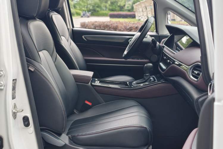 Used GAC Trumpchi M6 2023 PRO 270T DCT Luxury Edition Right Front Seat