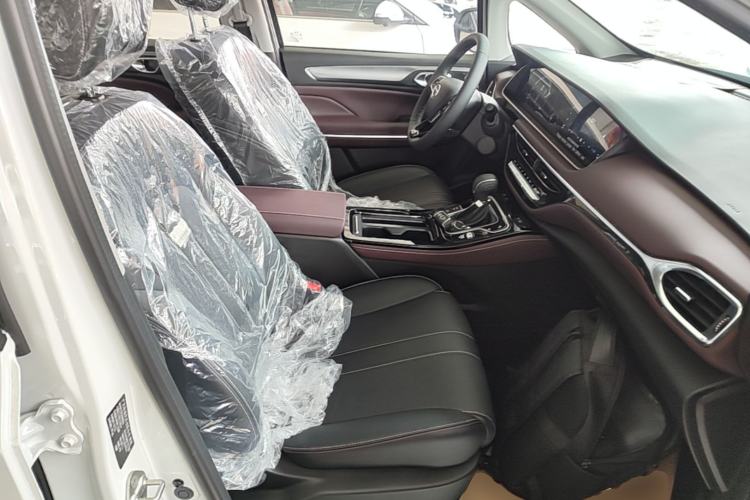Used GAC Trumpchi M6 2023 PRO 270T DCT Luxury Edition Right Front Seat
