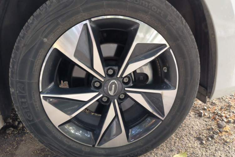 Used GAC Trumpchi M6 2023 PRO 270T DCT Luxury Edition Right Front Wheel Hub