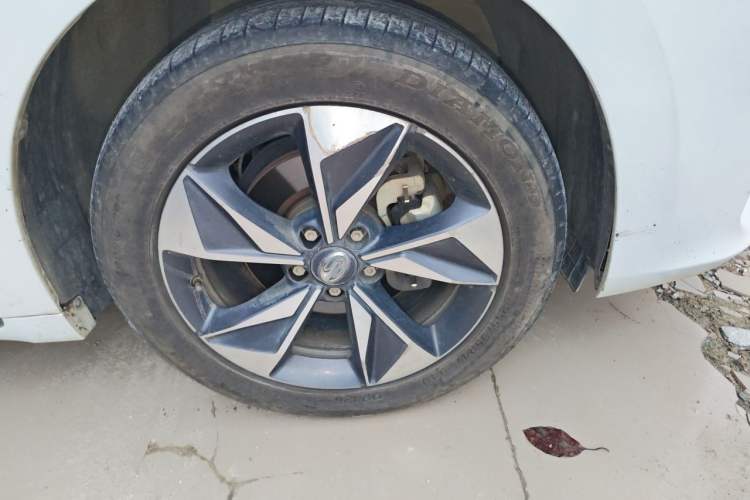 Used GAC Trumpchi M6 2023 PRO 270T DCT Luxury Edition Right Front Wheel Hub