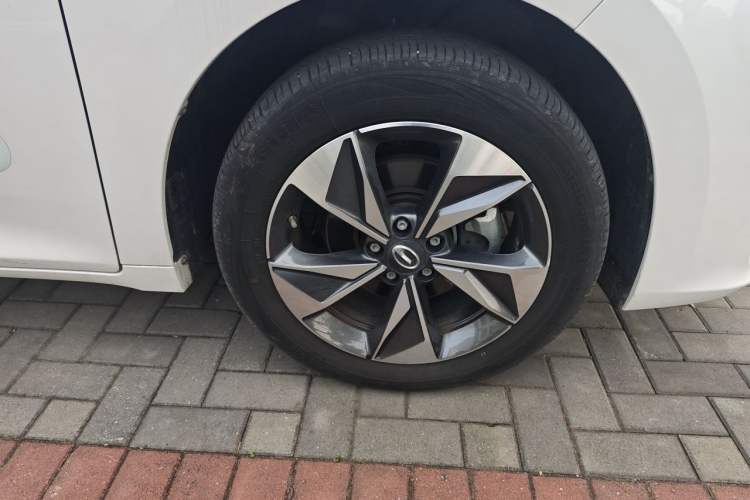 Used GAC Trumpchi M6 2023 PRO 270T DCT Luxury Edition Right Front Wheel Hub