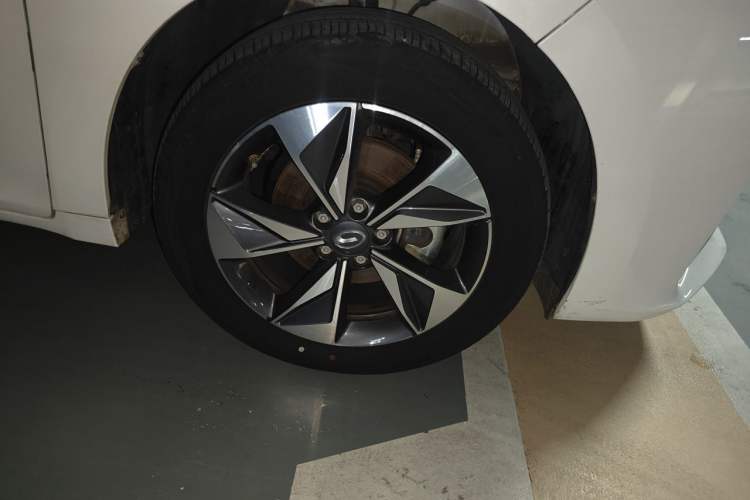 Used GAC Trumpchi M6 2023 PRO 270T DCT Luxury Edition Right Front Wheel Hub