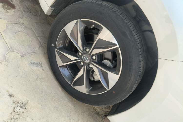 Used GAC Trumpchi M6 2023 PRO 270T DCT Luxury Edition Right Front Wheel Hub