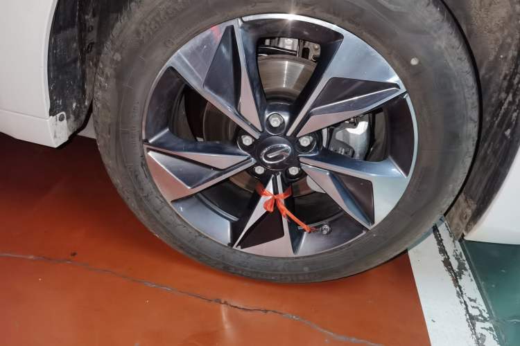 Used GAC Trumpchi M6 2023 PRO 270T DCT Luxury Edition Right Front Wheel Hub