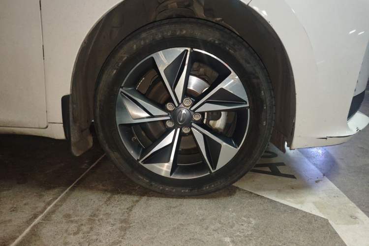 Used GAC Trumpchi M6 2023 PRO 270T DCT Luxury Edition Right Front Wheel Hub