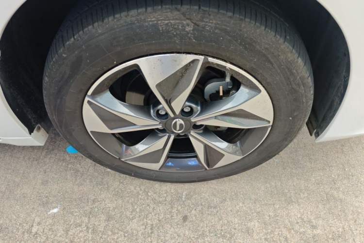Used GAC Trumpchi M6 2023 PRO 270T DCT Luxury Edition Right Front Wheel Hub