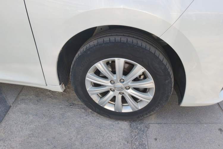 Used GAC Trumpchi M6 2023 PRO 270T DCT Elite Edition Right Front Wheel Hub