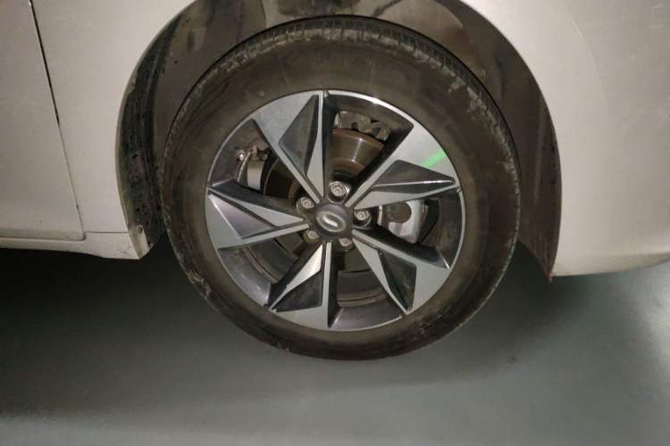 Used GAC Trumpchi M6 2023 PRO 270T DCT Luxury Edition Right Front Wheel Hub