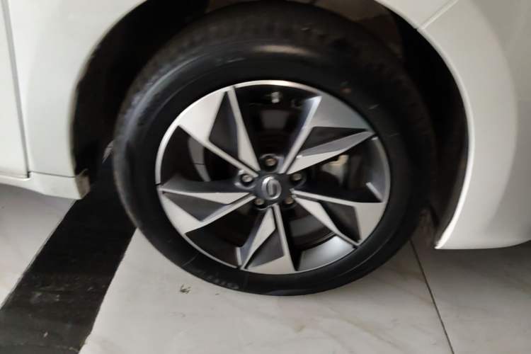 Used GAC Trumpchi M6 2023 PRO 270T DCT Luxury Edition Right Front Wheel Hub