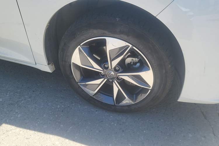 Used GAC Trumpchi M6 2023 PRO 270T DCT Luxury Edition Right Front Wheel Hub