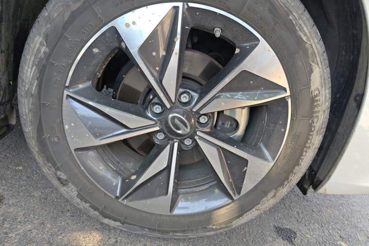 Used GAC Trumpchi M6 2023 PRO 270T DCT Luxury Edition Right Front Wheel Hub