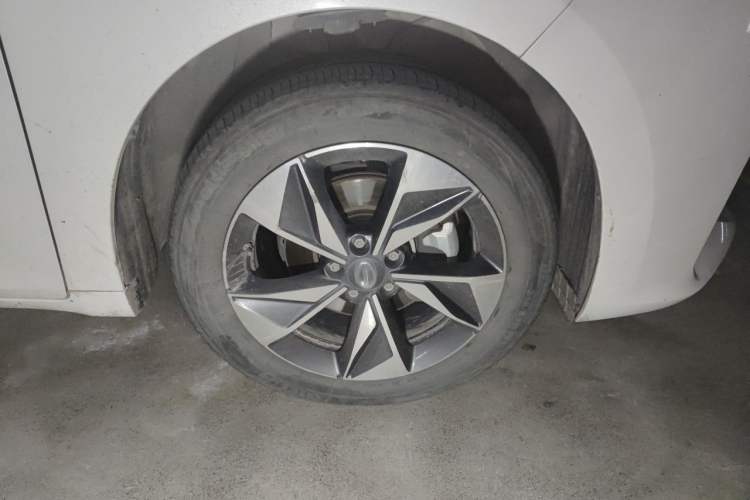 Used GAC Trumpchi M6 2023 PRO 270T DCT Luxury Edition Right Front Wheel Hub